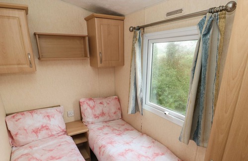 Haverfordwest House | CLOVER, pet friendly, with a garden in Haverfordwest