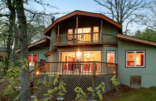 Eureka Springs Cottage | Clovertree Cottage at Lake Lucerne Resort and Ranch