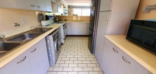 Ramsgate Beach Apartment | Club Cabana 13 - Sleeps 6 - Perfect Holiday Destination
