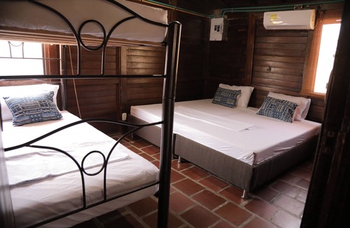 Bocachica Cabin | Club Camping Isla Mar (Hostal)