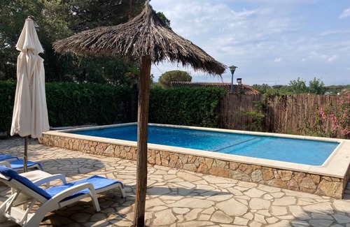 La Canyera Villa | Club Villamar - Experience the ultimate relaxation at this fully detached holiday villa, featurin.