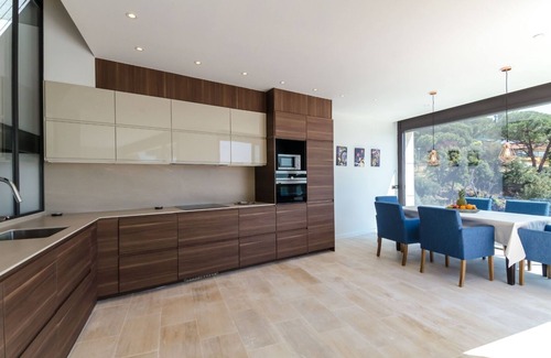 Tossa de Mar Villa | Club Villamar - Rosalicia is a luxurious villa with a private pool, located on a quiet street 80.