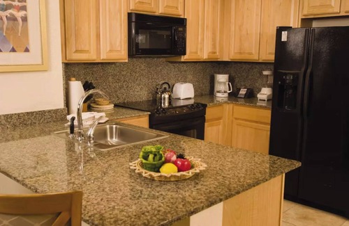 Survey Creek Condo | Club Wyndham Palm-Aire Resort 2br ~ Sunday check-in