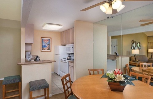 Anaheim Resort Hotel | Club Wyndham Dolphin's Cove - 2 Bedroom Deluxe
