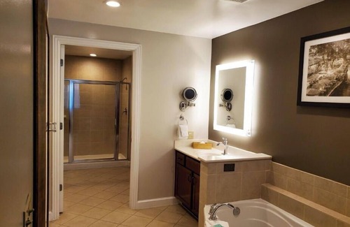 Downtown San Antonio Resort | Club Wyndham La Cascada