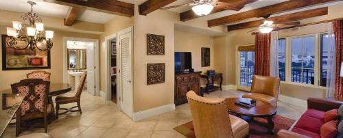 Downtown San Antonio Resort | Club Wyndham La Cascada