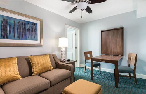 Ash Resort | CLUB WYNDHAM TOWERS ON THE GROVE