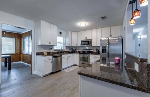 Temple Terrace House | Clubview House | Family Stay by the Country Club