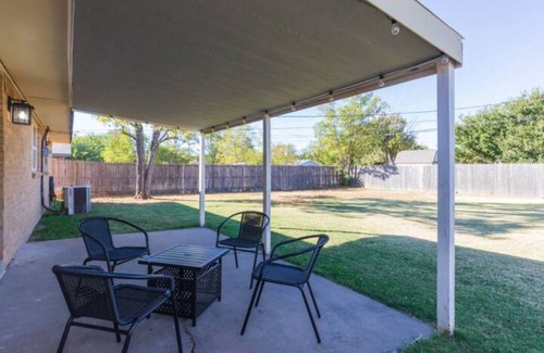Amarillo House | Clyde's Cottage