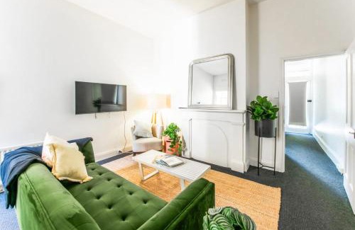 Collingwood Apartment | Clyde Terrace Collingwood Urban Retreat