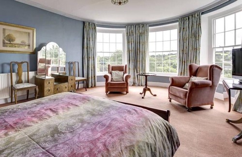 Pembroke House | Clynderwen House in the beautiful Pembroke