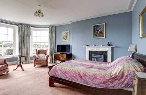 Pembroke House | Clynderwen House in the beautiful Pembroke