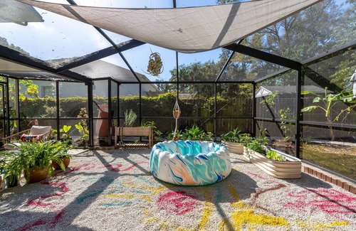 St. Petersburg - Clearwater House | Co Live Co Work in This Eclectic Designer Home