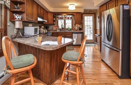 Lakeville Cottage | CO6051M in Livonia