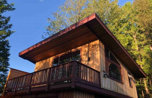 Gibsons House | Coach House in the Trees