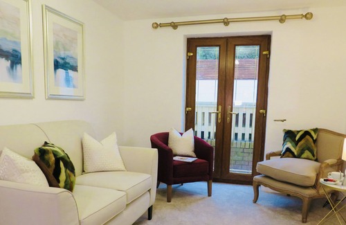 Bridgend House | Coach House Sleeps 12 People Close To Beach Wales