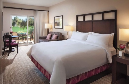 Palm Desert Hotel | Coachella Guest Room @ Marriott’s Shadow Ridge I Resort in Palm Desert