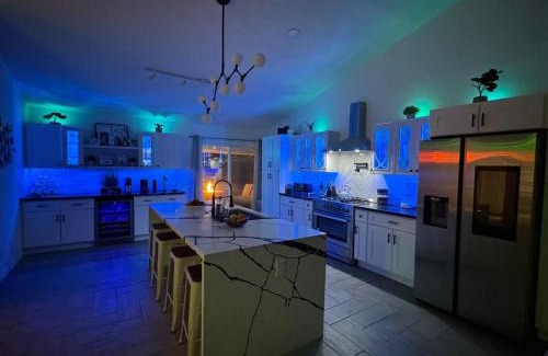 Indio House | Coachella Private Pool Fire Pit BBQ with Chefs Kitchen