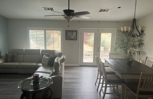 Coachella House | Coachella & Stagecoach walking distance