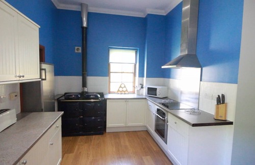 Arden Cottage | Coachouse Lodge - sleeps 8 guests in 3 bedrooms