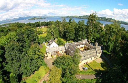 Arden Cottage | Coachouse Lodge - sleeps 8 guests in 3 bedrooms