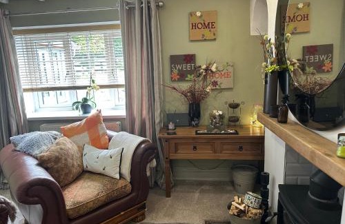 Cynonville House | Coaltown Cottage Cosy 4 bed cottage with log burner, close to Gower beaches