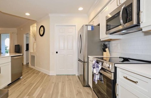 Tropical Cove Condo | Coast Awhile at Lexington CC Lake Village