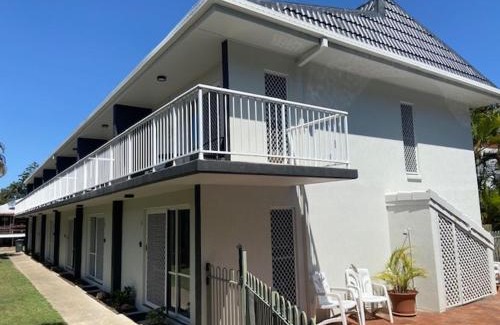 Torquay House | Coast Spacious Two Bedroom 1 Bathroom Apartment