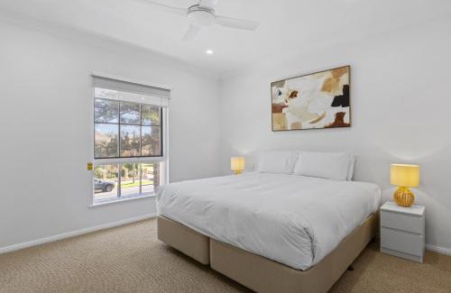 Glenelg South House | Coastal 3-Bed House with BBQ and Private Courtyard