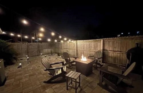 Jacksonville Beach House | Coastal 3-BR updated house: 5 BLOCKS to the beach, yard, Free Parking