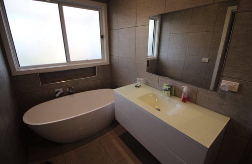 Tootgarook Cottage | Coastal Beauty …...in a garden retreat