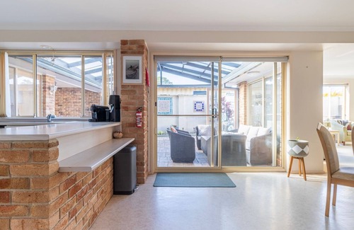 Berrara House | Coastal Berrara Breeze