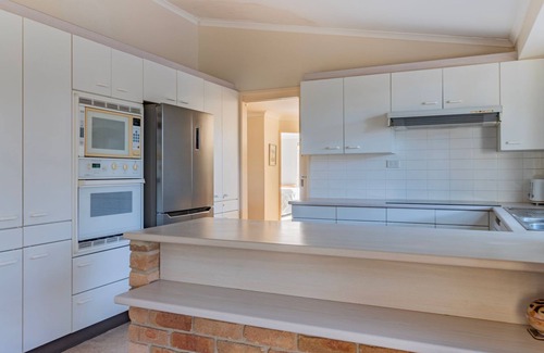 Berrara House | Coastal Berrara Breeze