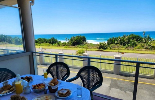 Manaba Beach Apartment | Coastal Bliss Awaits at Cassa Uvongo – Your Perfect Beachside Retreat!