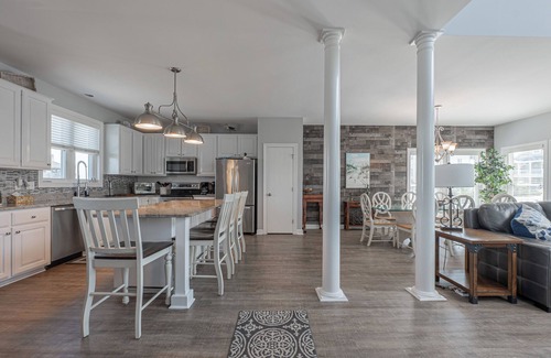 Shell Island House | Coastal Bliss! Great for Families! A Place where Memories are made!