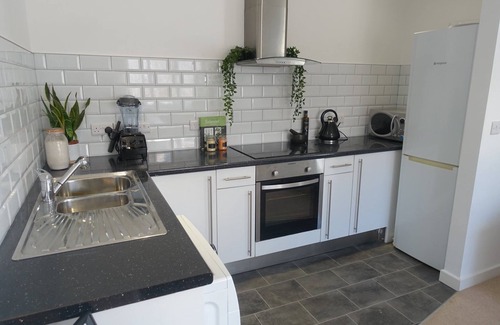 Newquay City Centre Apartment | Coastal-Bohemian Retreat <100m From The Beach!