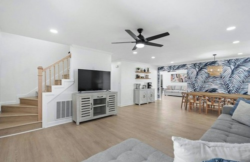 Crescent Beach House | Coastal Breeze -5BR -Hot Tub, Ping Pong, Fire Pit