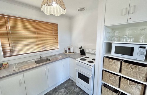 Port Hughes Apartment | Coastal Break - Peaceful 3 BR Home Near the Beach