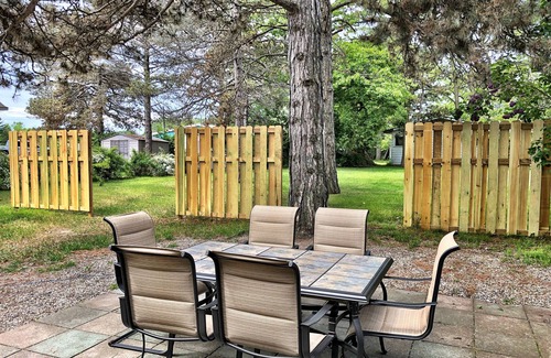 Oscoda House | Coastal Breeze · Beachy, Updated Home · Steps to Sandy Lake Huron & Downtown