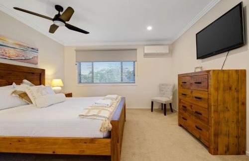 Catalina House | Coastal Breeze in Catalina with Ocean Views