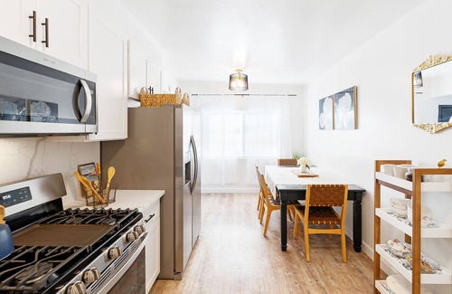 Imperial Beach House | Coastal Breeze, San Diego Home Fast Wi-Fi, , Lux, Serene Private Gated Oasis!