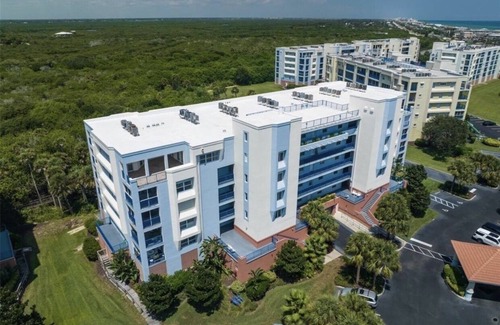 New Smyrna Beach Condo | Coastal Breeze: Oceanwalk Resort