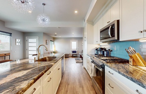 La Jolla Mesa House | Coastal Cabana - Bird Rock retreat with hot tub, firepit & ocean-view terrace