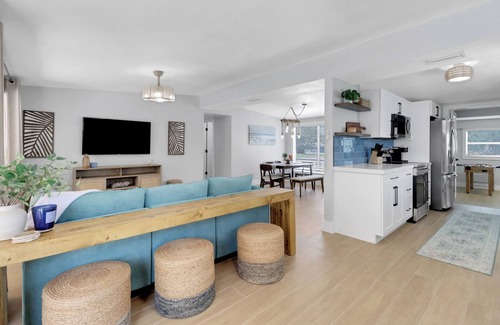 East Naples House | Coastal Cabana - Private pool & 2 miles to Beach!