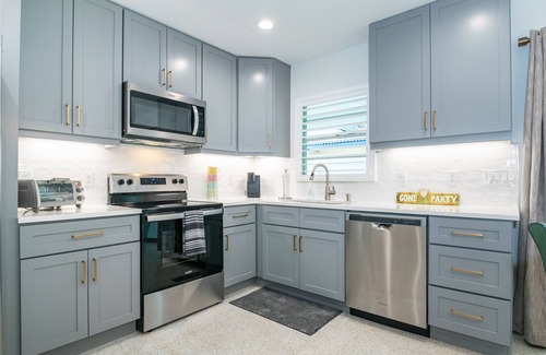 Ilexhurst House | Coastal Calm Steps from the Beach