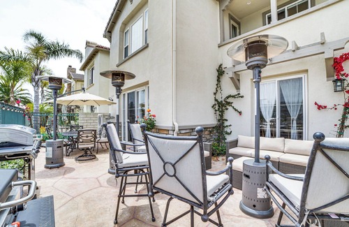 Channel Islands House | Coastal, Canal-Front Oxnard Home ~ 1 Mi to Beach!