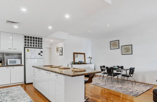 Mandurah House | Coastal Canal Retreat in Mandurah