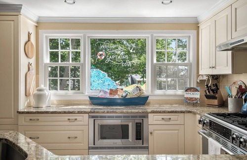 Cape Elizabeth House | Coastal Cape Elizabeth, cozy, clean, quiet home, biking distance to beaches.