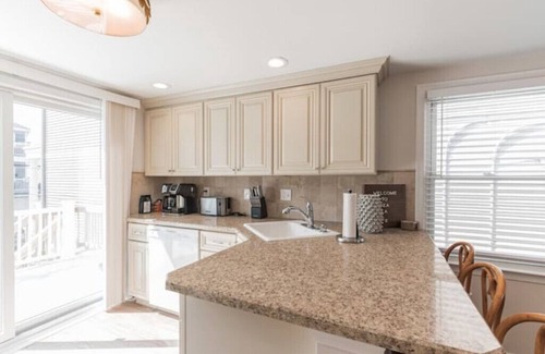 North End Apartment | Coastal Centrally Located - 2 bd/1 bath 2nd Floor Unit