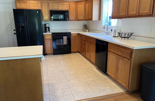 Brookings House | Coastal Charm 4 bedroom 2.5 baths 1800 sq. ft. in Brookings, OR.